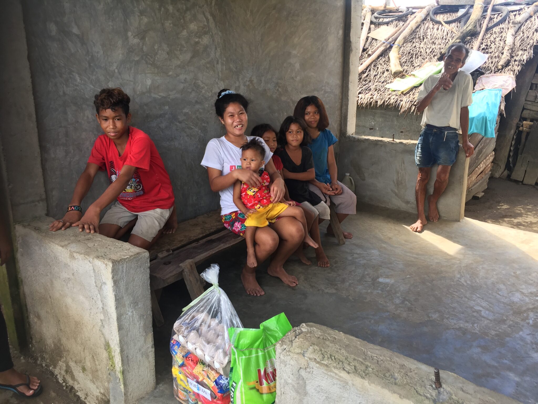 Medika's Call For Food Aid For Starving Filipino Children 